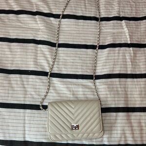 Elegant Cream Chain Shoulder Bag